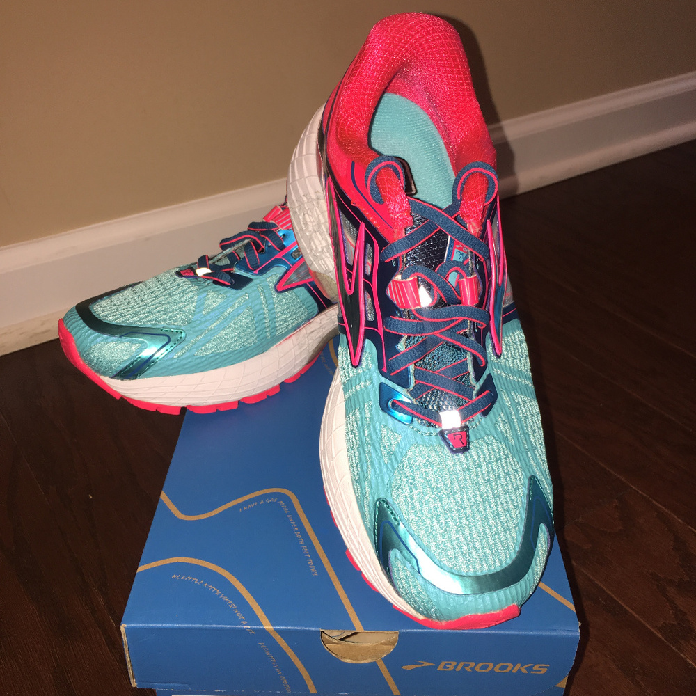 Brooks Women's Ravenna 6 Size 7.5